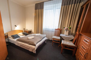 APARTAMENTY & POKOJE WERONIKA INN PORONIN Z BASENEM KRYTYM BLISKO WYCIĄGU SUCHE PORONIN