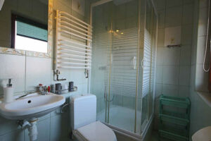 POKOJE GOŚCINNE LEŚNE ZACISZE Z WIDOKIEM NA TATRY