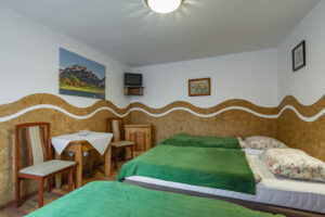 POKOJE TRZY KORONY & BAR GROŃ PALENICA