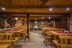POKOJE TRZY KORONY & BAR GROŃ PALENICA