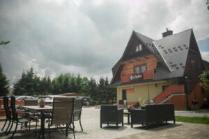 DOMKI I POKOJE U TADKA BASENY CHOCHOŁÓW WITÓW