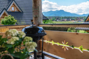 KOMFORTOWE DOMKI POD GIEWONTEM Z WIDOKIEM NA GÓRY