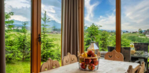 KOMFORTOWE DOMKI POD GIEWONTEM Z WIDOKIEM NA GÓRY