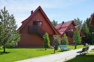 DOMKI & POKOJE GROŃ PLACÓWKA W GÓRACH