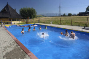 DOMKI & POKOJE GROŃ PLACÓWKA W GÓRACH