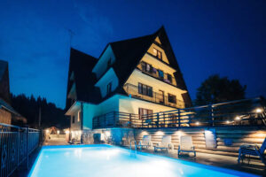 FAJNE POKOJE JĘDROL Z BASENAMI W GÓRACH