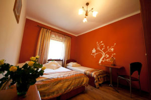 KOMPLEKS WYPOCZYNKOWY OSADA NAD SŁOTWINKĄ KRYNICA ZDRÓJ