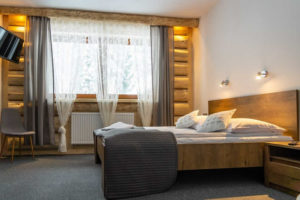 POKOJE KAROLINA PORONIN BLISKO BASENY W BUKOWINIE I WYCIĄGI