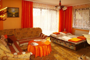 DOMEK I POKOJE MONIKA PRZY TERMACH