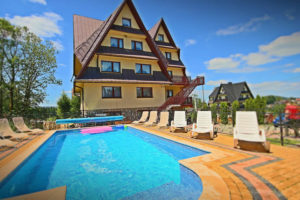 POKOJE POD TATRAMI Z BASENEM