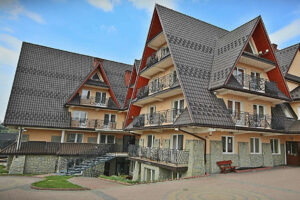 WYPOCZYNEK U ZBÓJNIKA POKOJE Z WIDOKIEM GÓRY